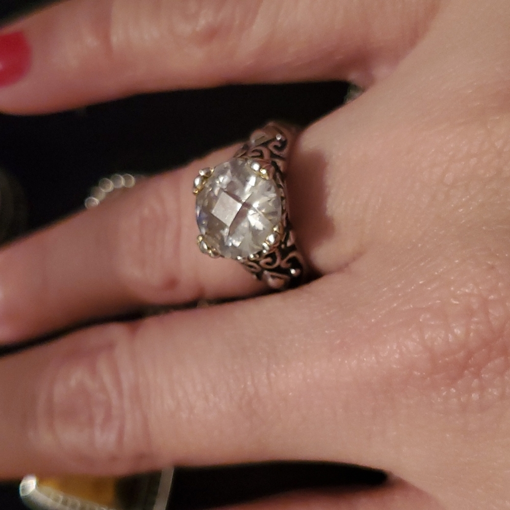 Ring - Picture 3 of 4